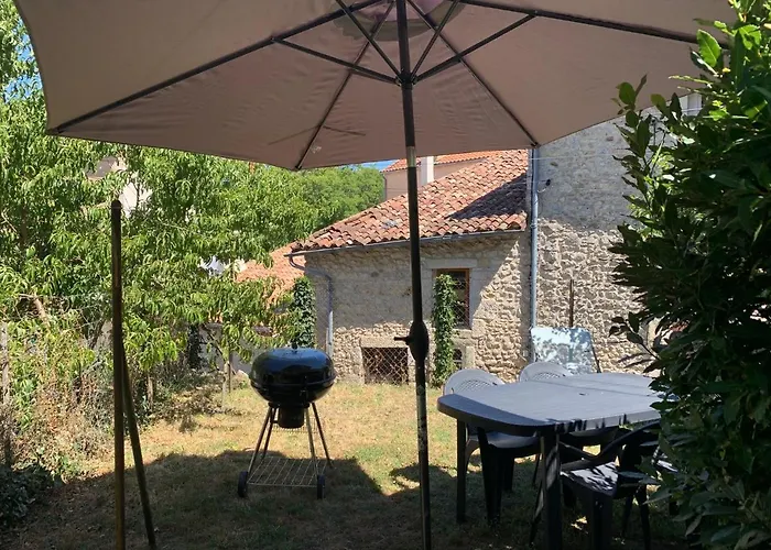 Le Calme Au Coeur De Chauvigny