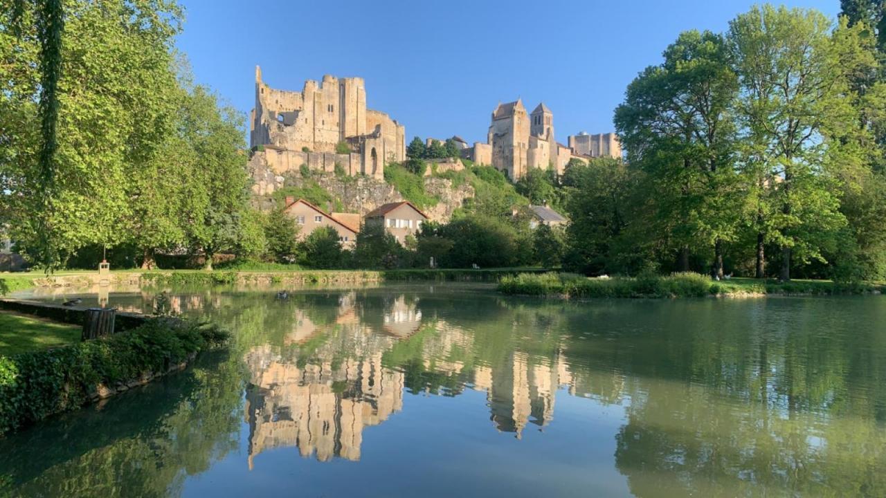 Le Calme Au Coeur De Chauvigny